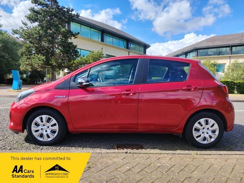 Toyota Yaris 1.5 Vvt-h Active Hatchback Red #4