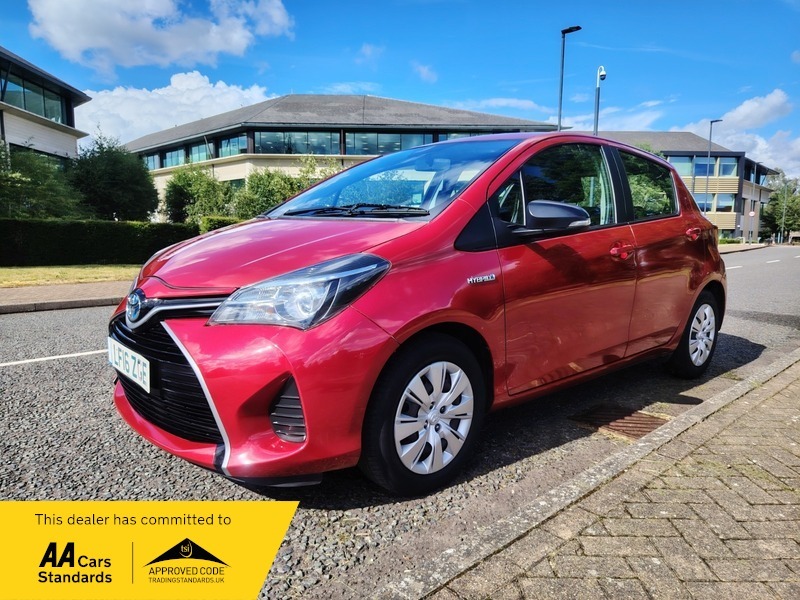 Toyota Yaris 1.5 Vvt-h Active Hatchback Red #3