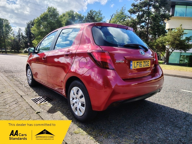 Toyota Yaris 1.5 Vvt-h Active Hatchback Red #5