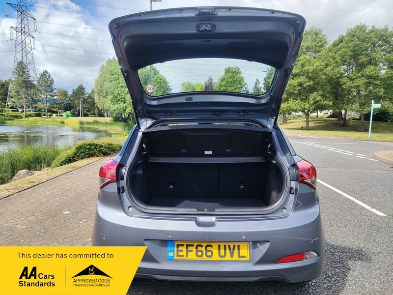 Hyundai I20 Hatchback Red #7