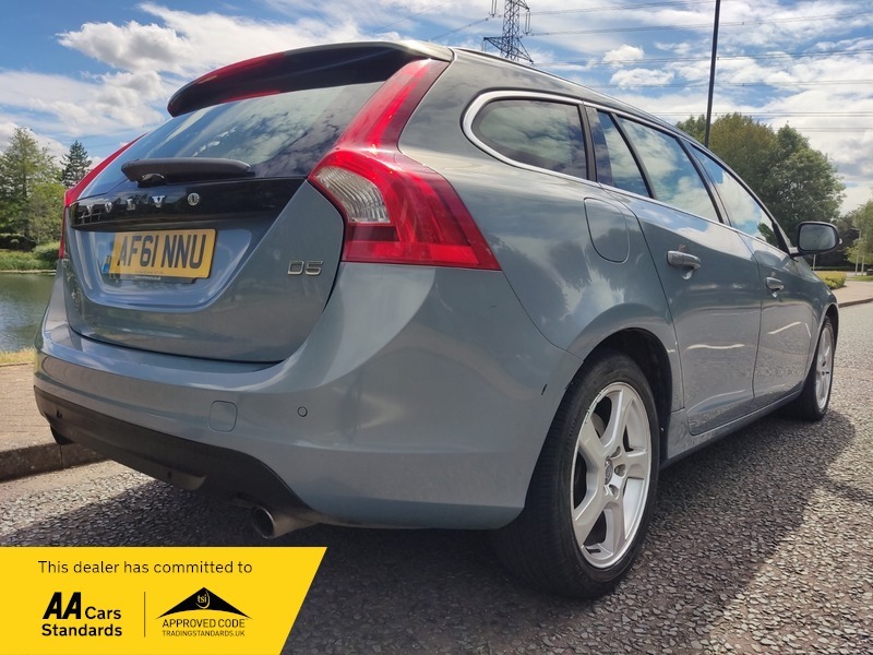 Volvo V60 T3 R-design Black #15