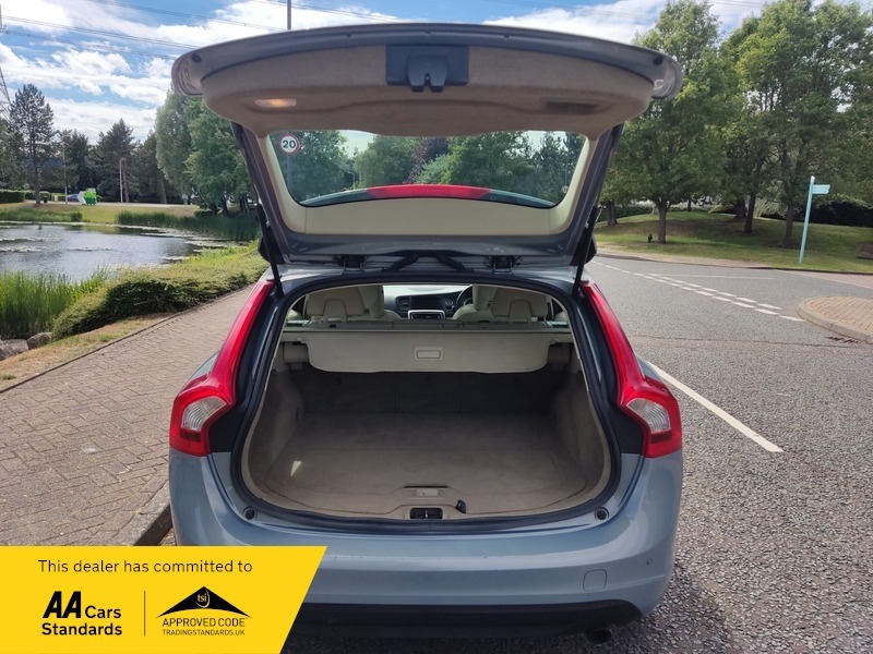 Volvo V60 T3 R-design Black #7