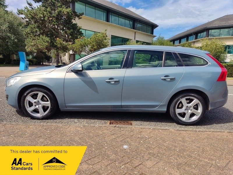 Volvo V60 2.4 D5 Se Lux Blue #4