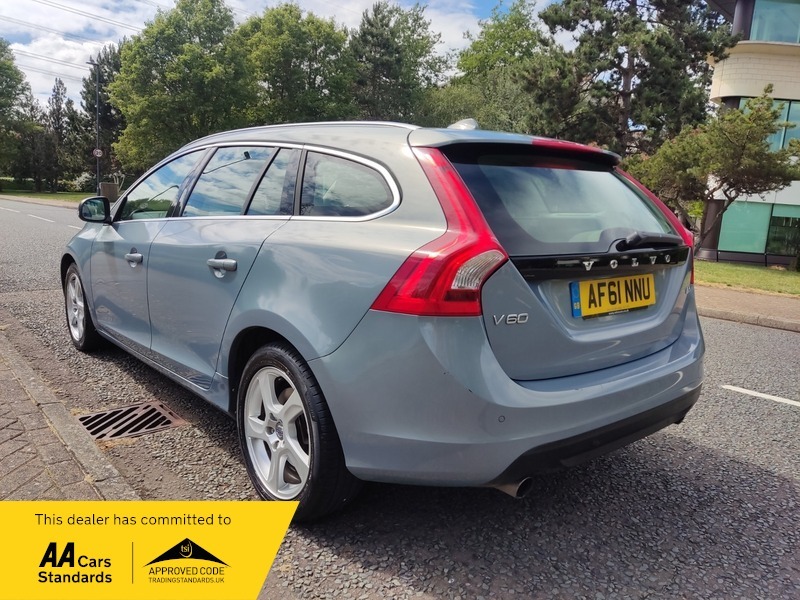Volvo V60 2.4 D5 Se Lux Blue #5
