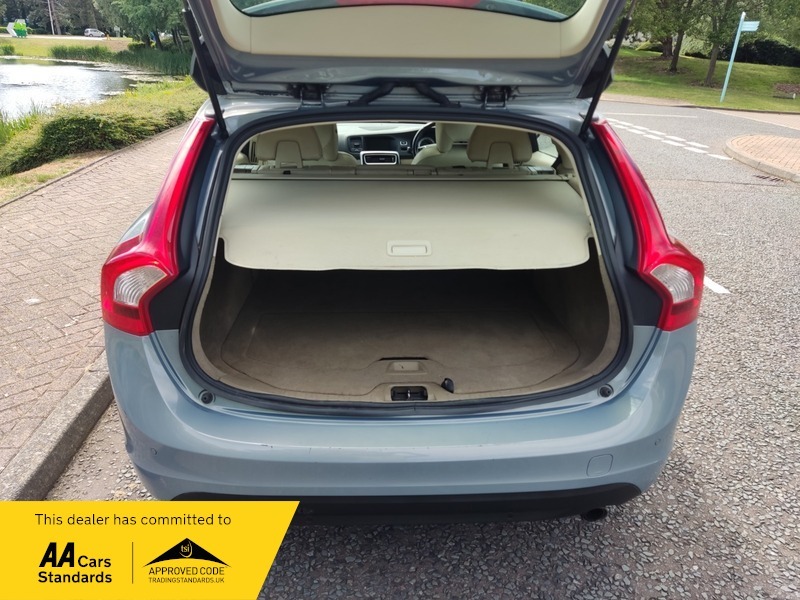 Volvo V60 T3 R-design Black #8