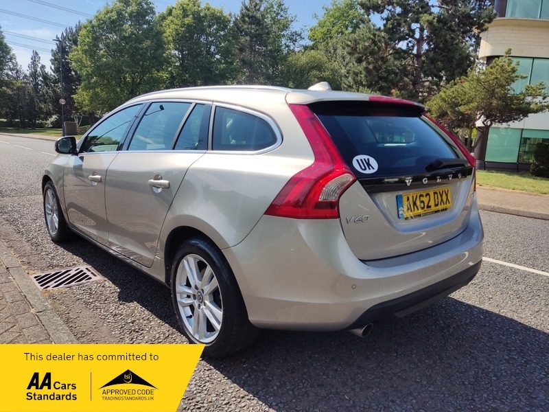 Volvo V60 2.4 D5 Se Lux Gold #5