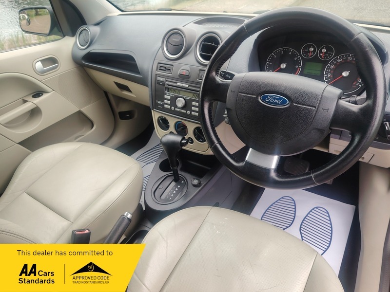 Ford Fiesta 1.25 Zetec Climate Black #24