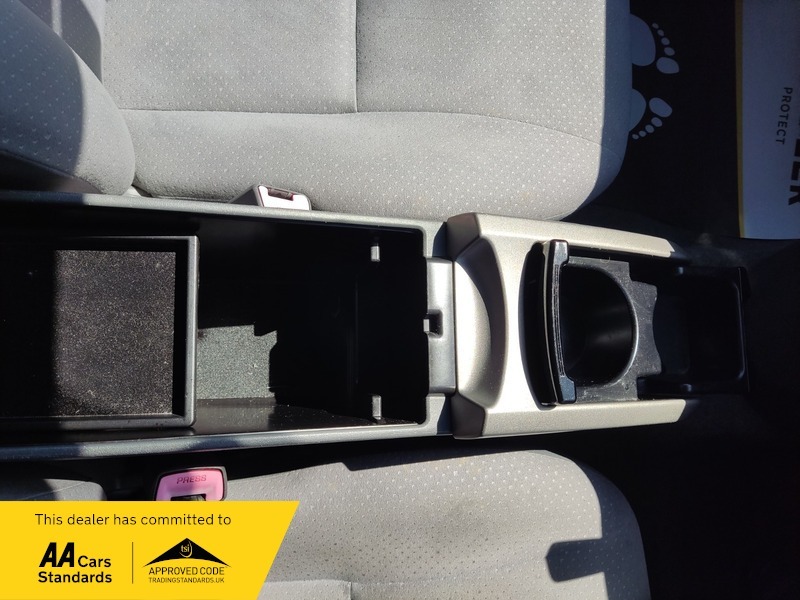 Toyota Prius 1.5 T3 Cvt Silver #29