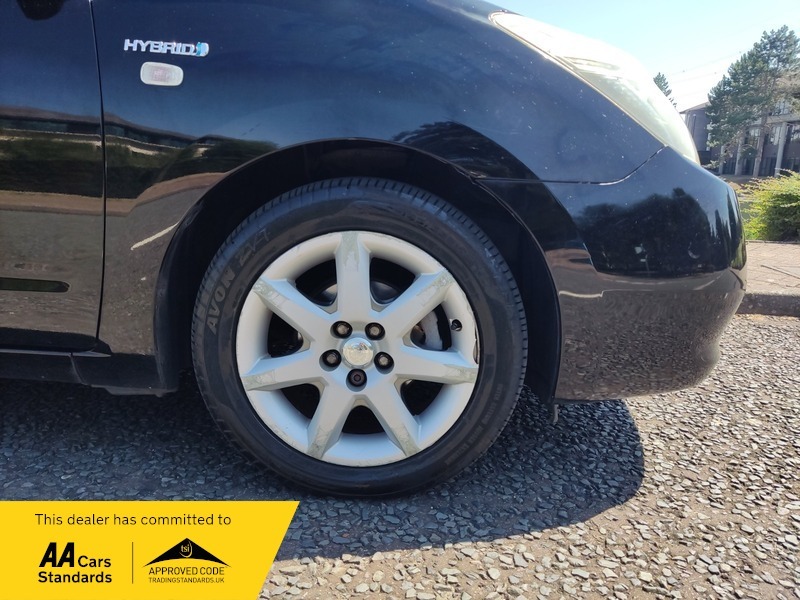 Toyota Prius 1.5 T3 Cvt Silver #18