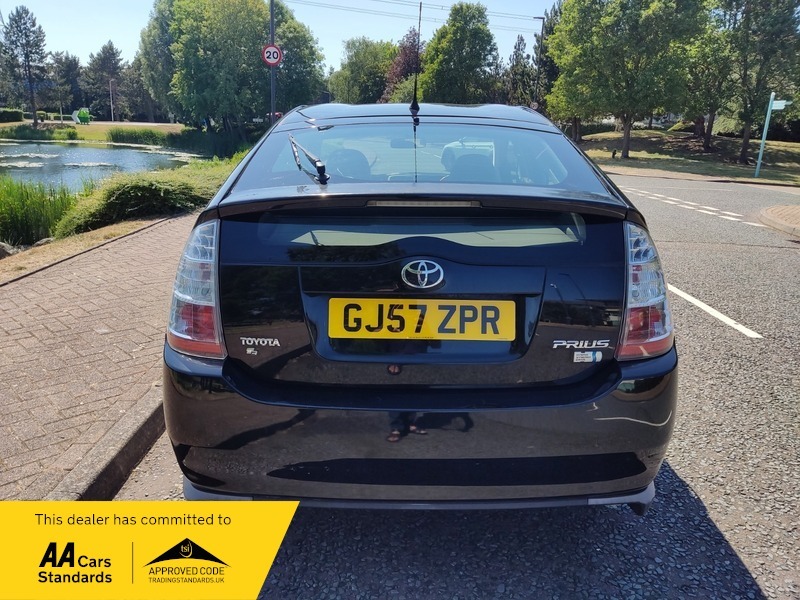 Toyota Prius 1.5 T3 Cvt Silver #8