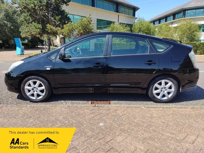 Toyota Prius 1.5 T3 Hatchback Black #4