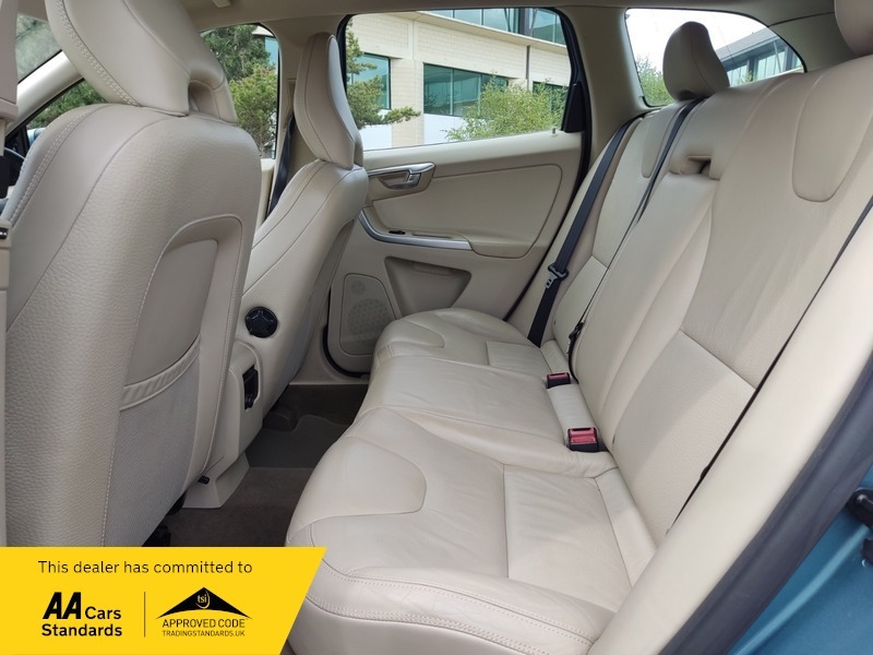 Volvo XC60 2.4 D5 Se Lux Awd 205 Bhp Black #39