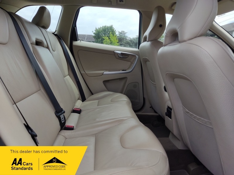 Volvo XC60 2.4 D5 Se Lux Awd 205 Bhp Black #37