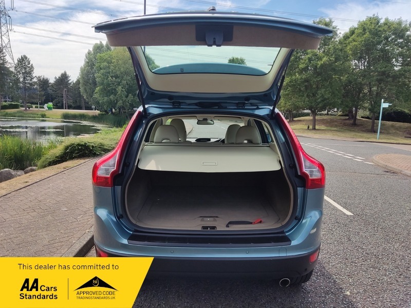 Volvo XC60 2.4 D5 Se Lux Awd 205 Bhp Black #7