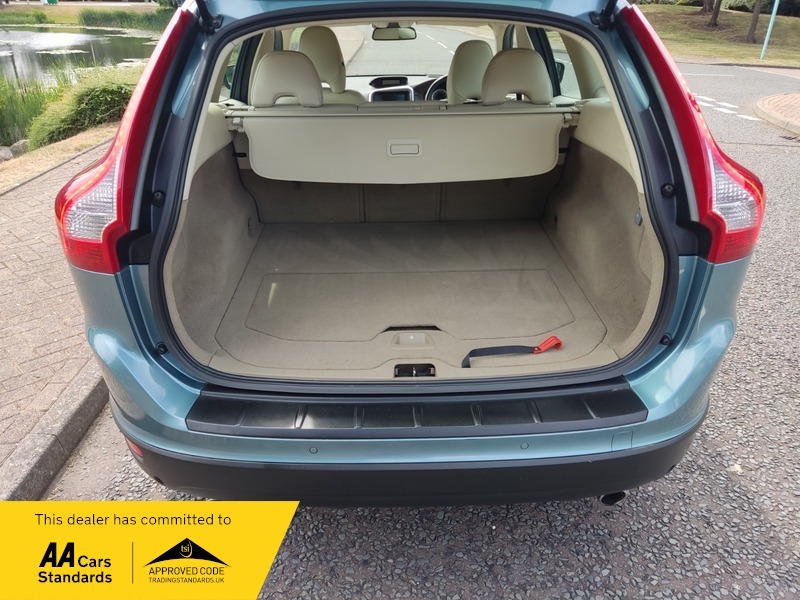 Volvo XC60 2.4 D5 Se Lux Awd 205 Bhp Black #8