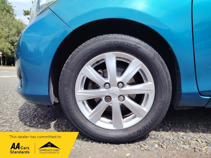 Toyota Yaris 1.3 Automatic Petrol Purple #16