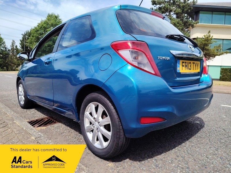 Toyota Yaris 1.3 Automatic Petrol Purple #19