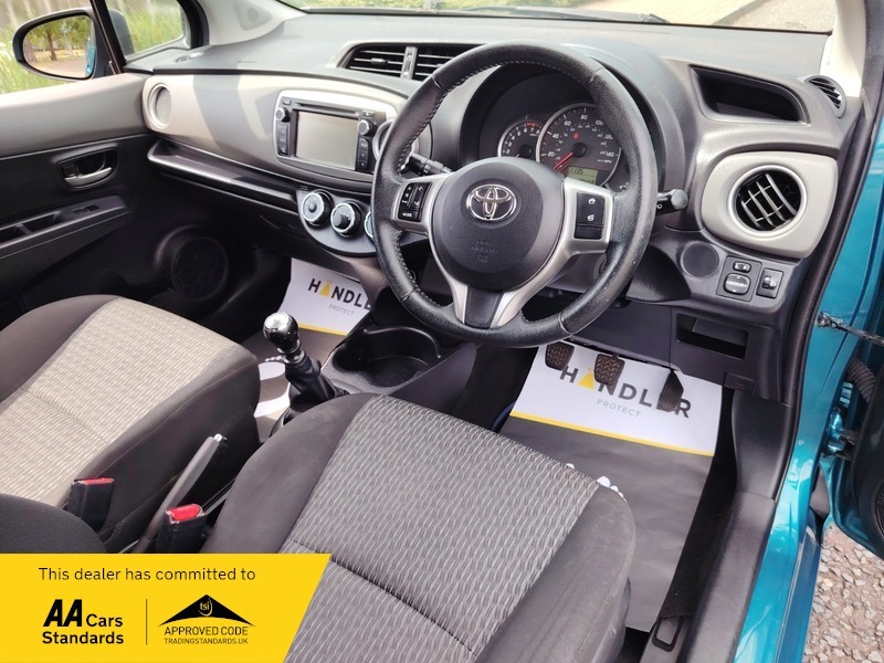 Toyota Yaris 1.3 Automatic Petrol Purple #22