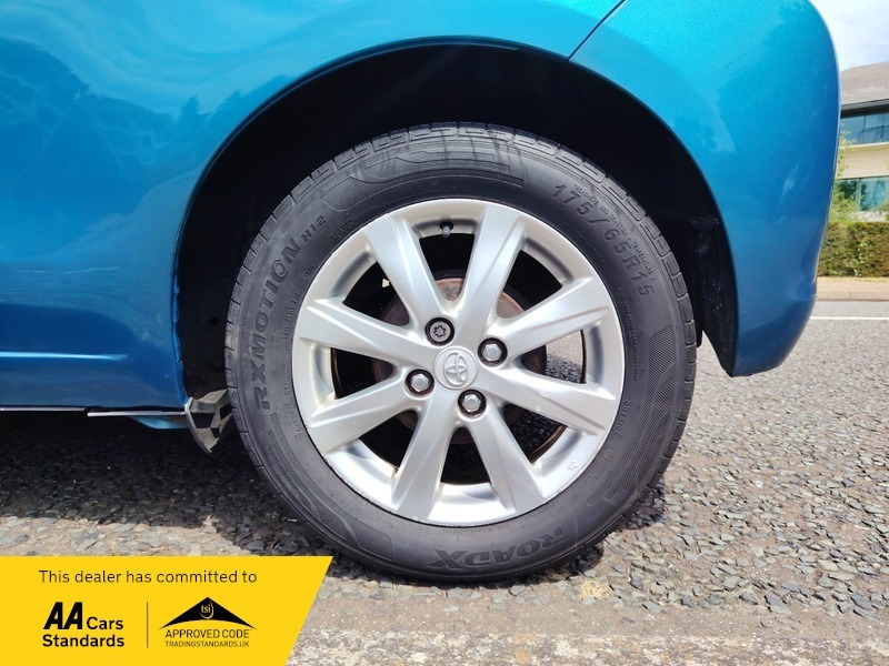 Toyota Yaris 1.3 Automatic Petrol Purple #17