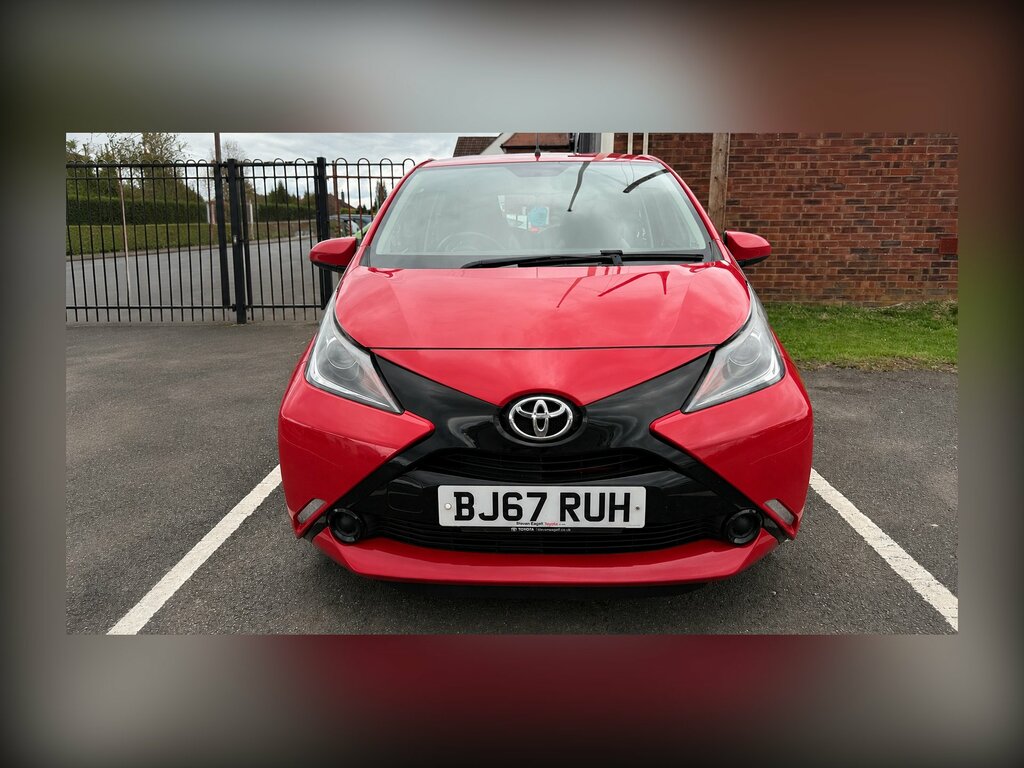 Toyota Aygo 1.0 Vvt-i X-play Hatchback Euro Red #5