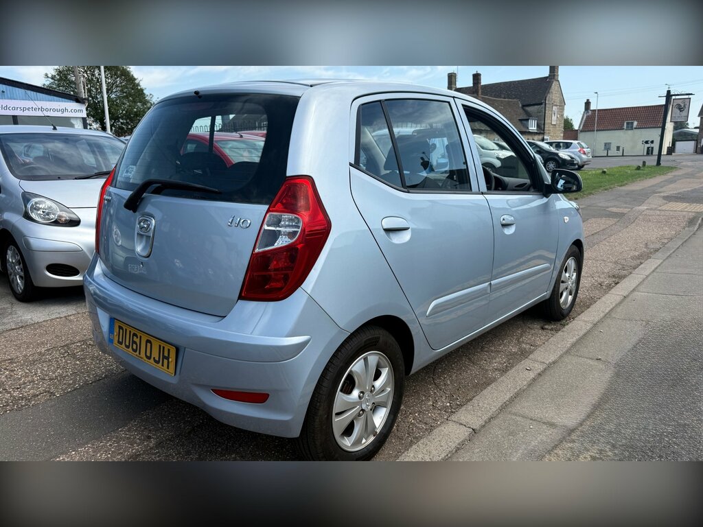 Hyundai I10 Hatchback Silver #13