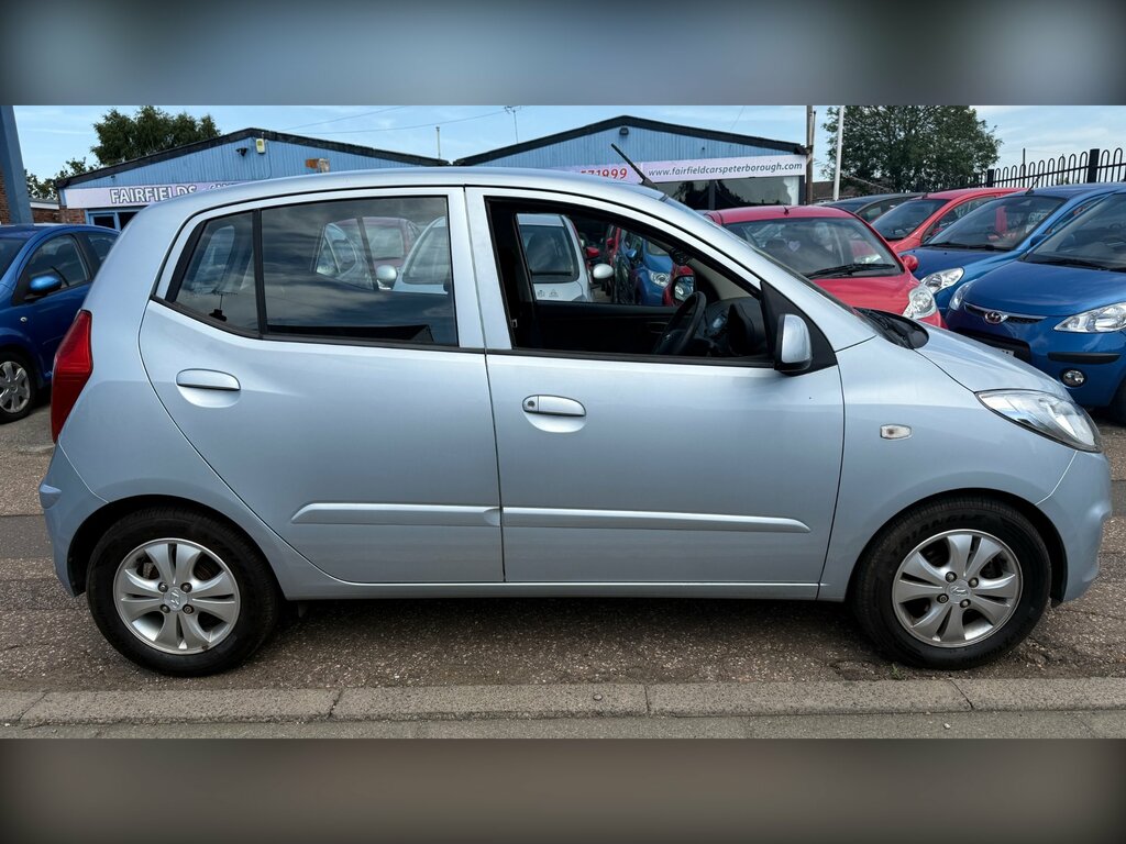 Hyundai I10 Hatchback Silver #8