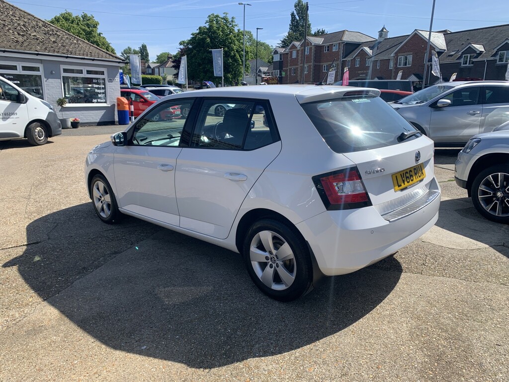 Skoda Fabia 1.0 Se LV66RUA White #5