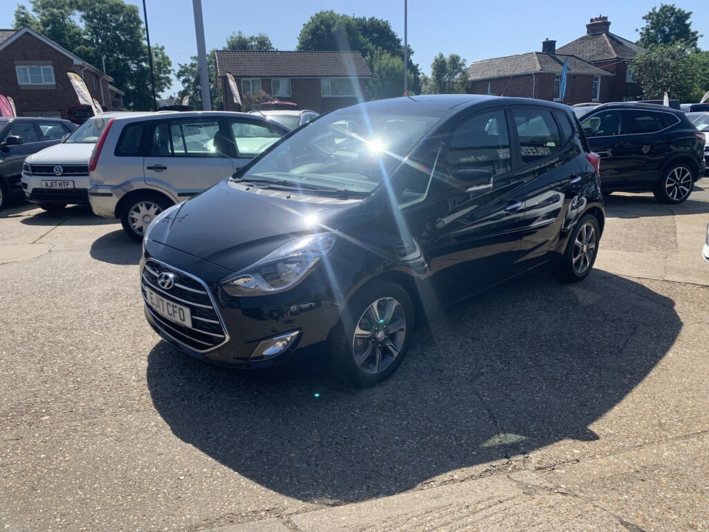 Hyundai Ix20 Hatchback 1.4 Blue Drive Premium Nav 2017 Black #4