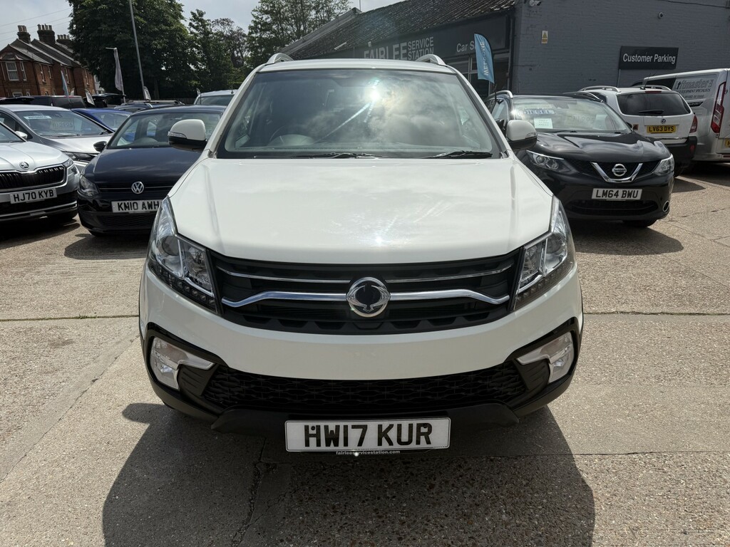 SsangYong Korando Suv 2.2 D Elx 2017 White #2