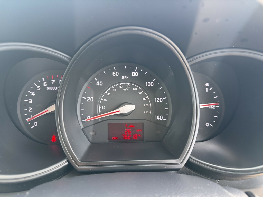 Kia RIO 1.25 2 Hatchback Euro 5 84 Bhp Red #10