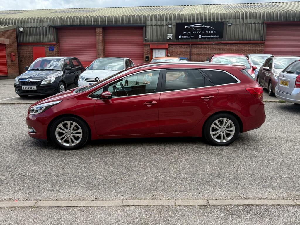 Kia Ceed 3 Red #6