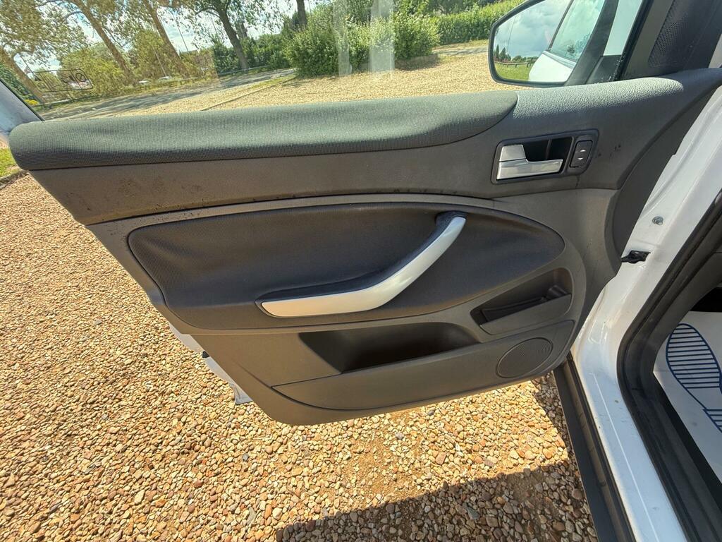 Ford Kuga Zetec Tdci White #18