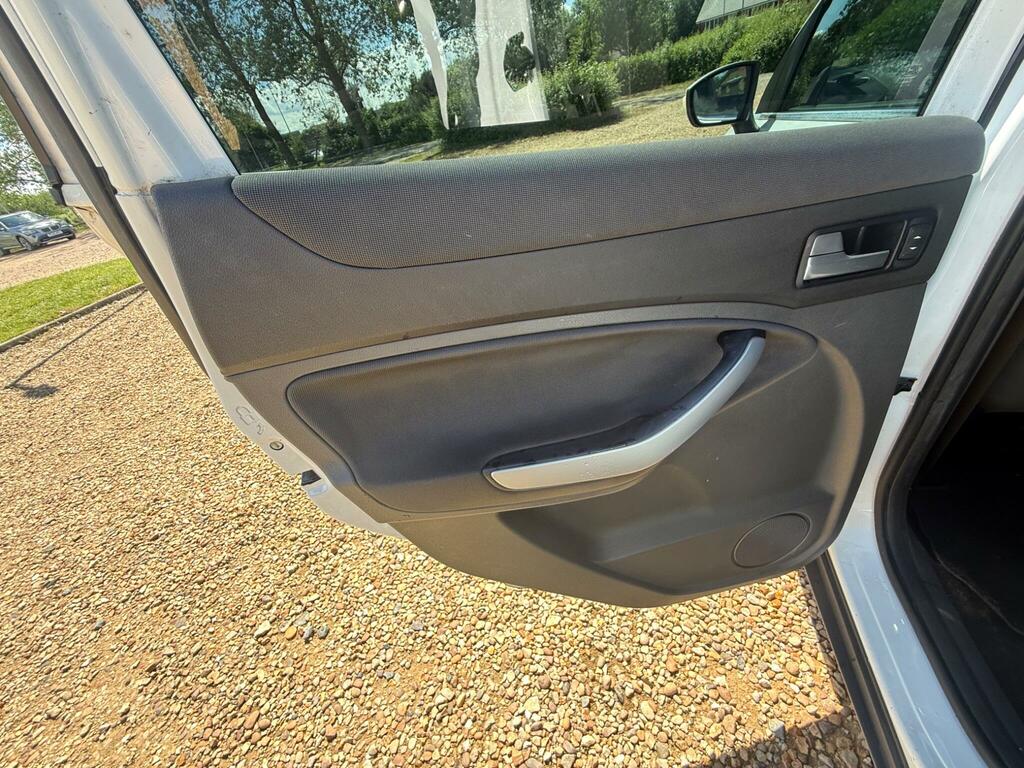 Ford Kuga Zetec Tdci White #22