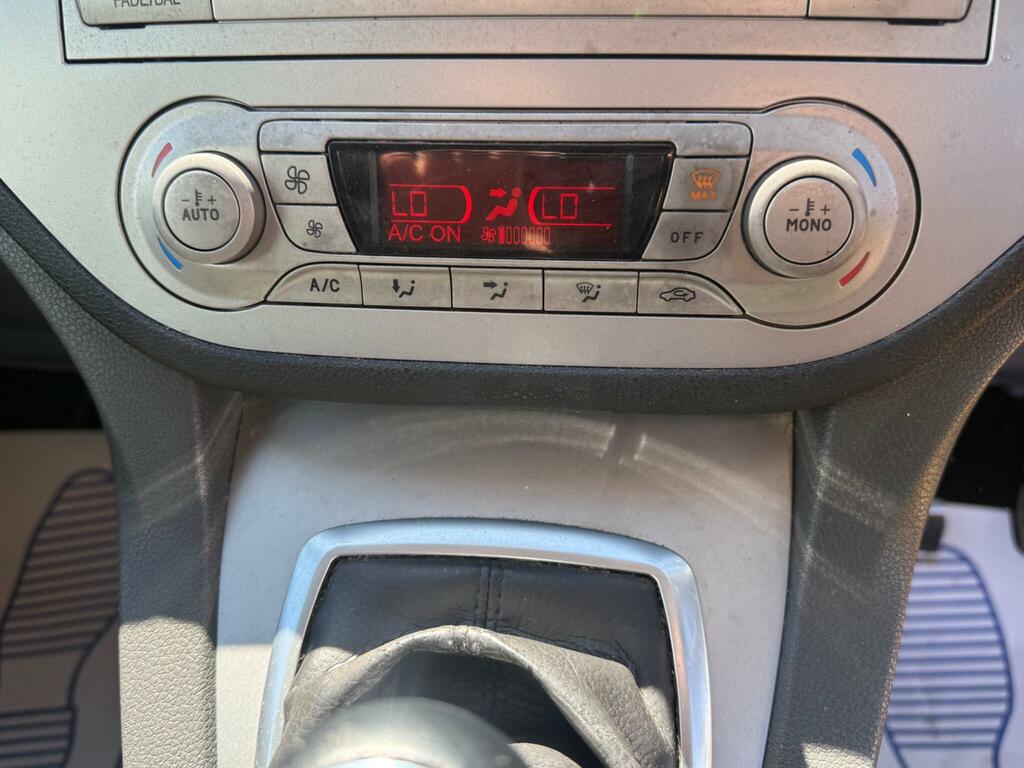 Ford Kuga Zetec Tdci White #30