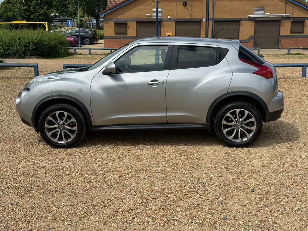 Nissan Juke Tekna Silver #6