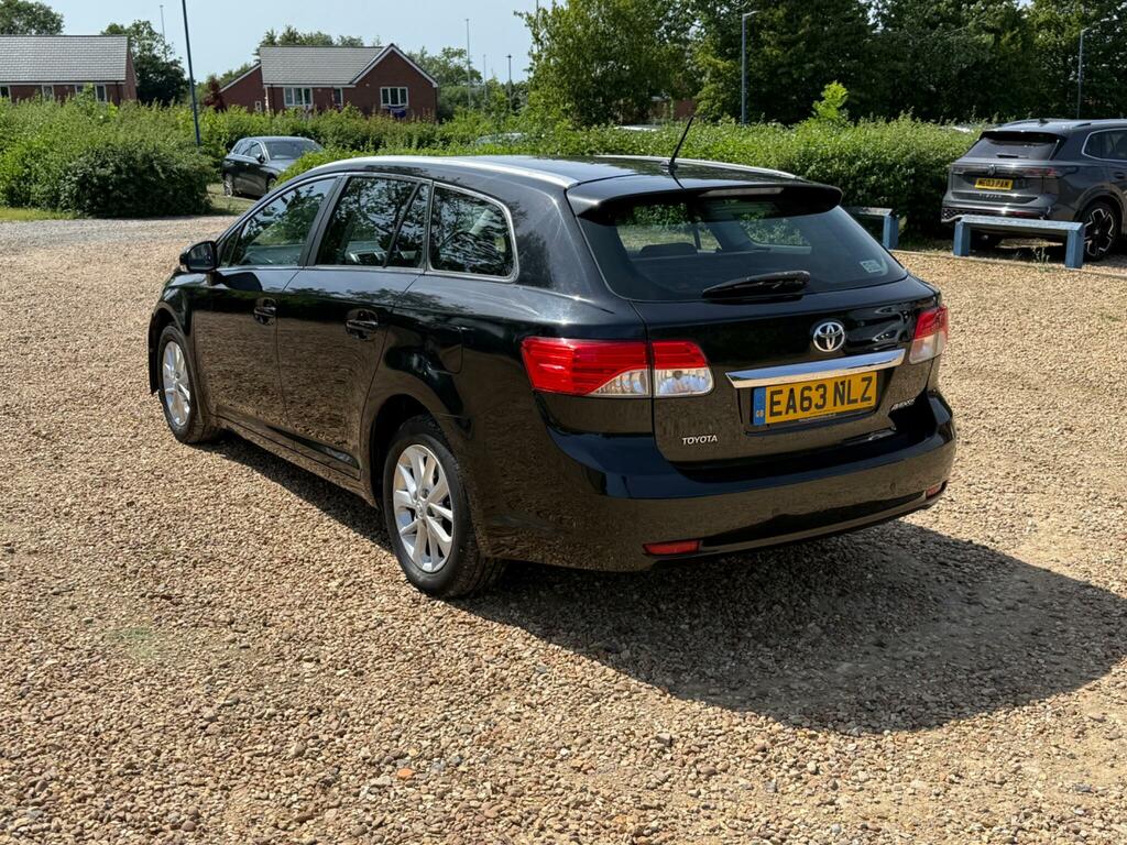 Toyota Avensis Active Black #4