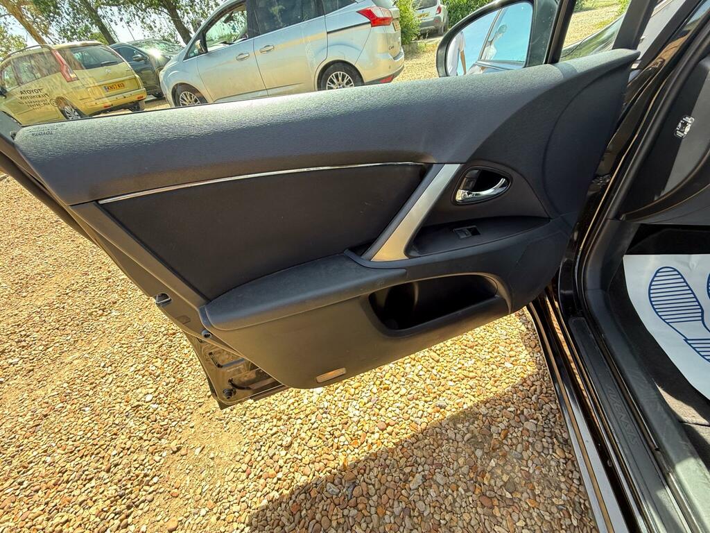 Toyota Avensis 2.0 D-4d Icon Silver #22