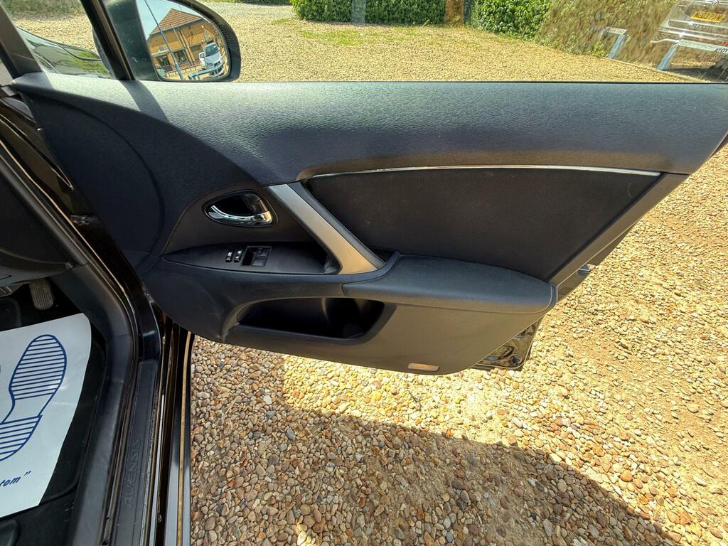 Toyota Avensis 2.0 D-4d Icon Silver #23