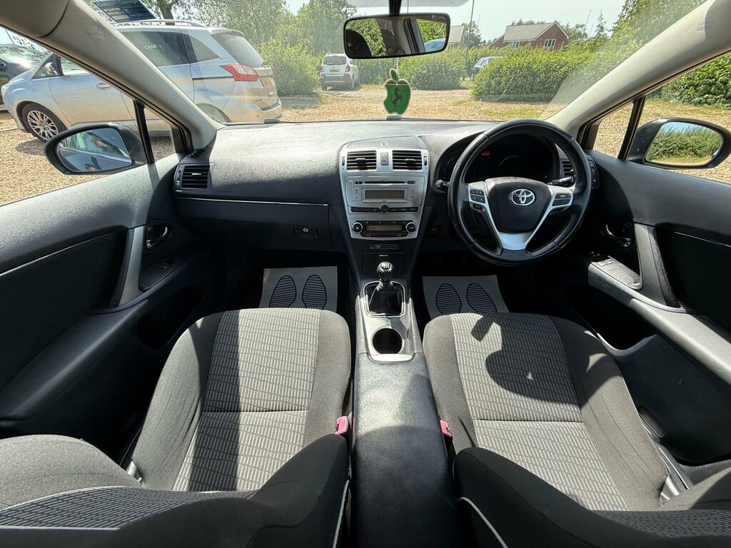 Toyota Avensis 2.0 D-4d Icon Silver #14