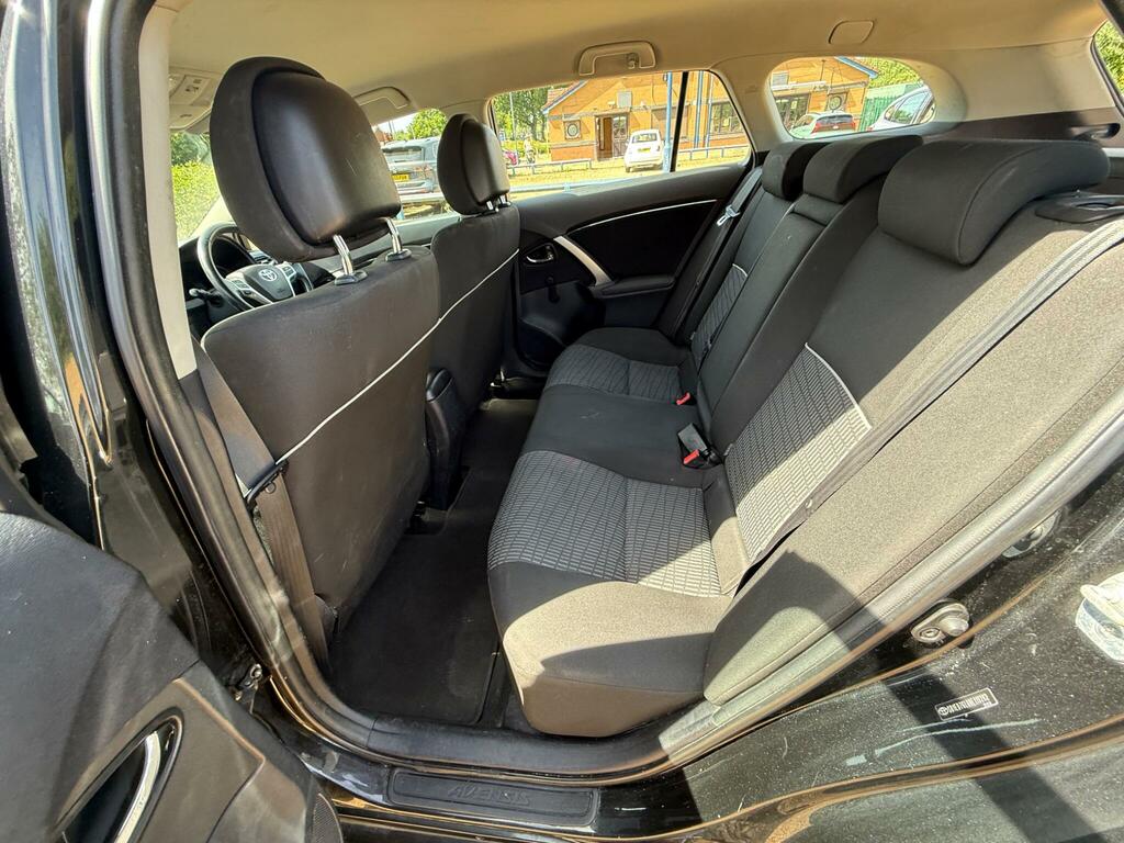 Toyota Avensis 2.0 D-4d Icon Silver #19
