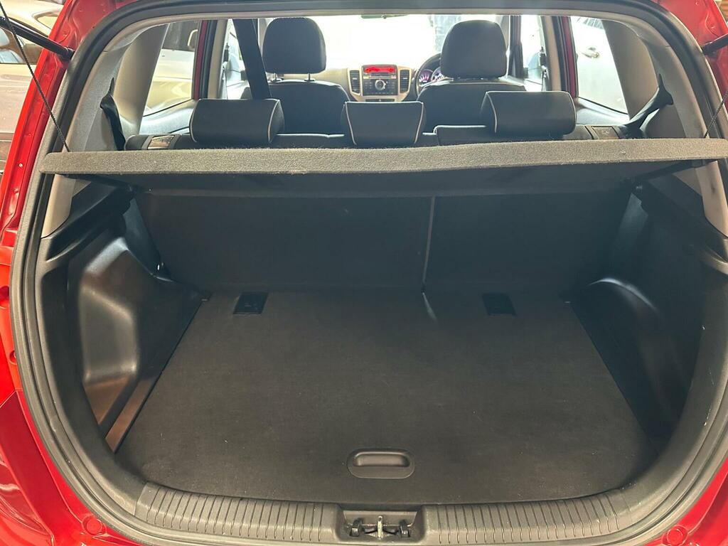 Kia Venga 2 Red #17