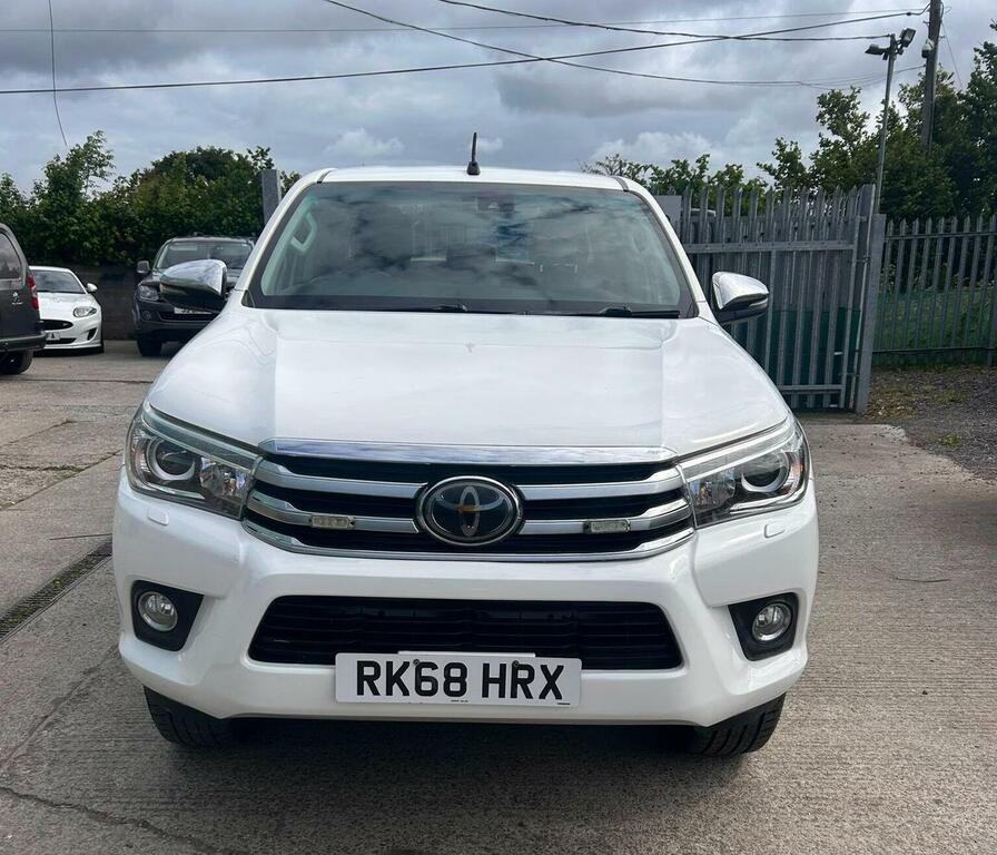Toyota HILUX Pickup 2.4 D-4d Invincible 4Wd Euro 6 Ss T White #2