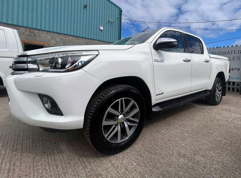 Toyota HILUX Pickup 2.4 D-4d Invincible 4Wd Euro 6 Ss T White #4