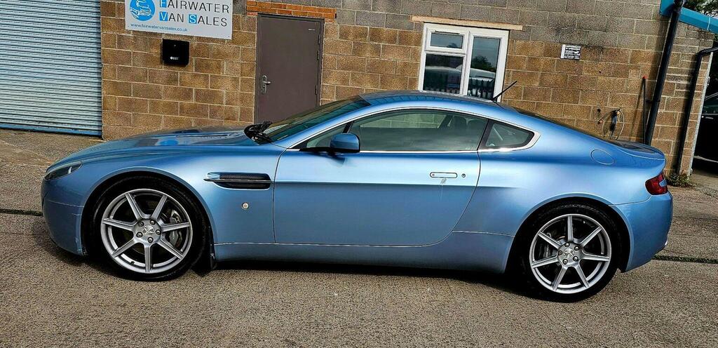 Aston Martin Vantage Silver #15