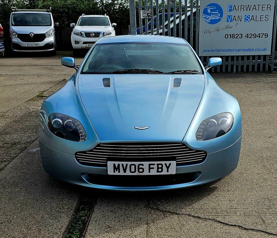 Aston Martin Vantage Silver #10
