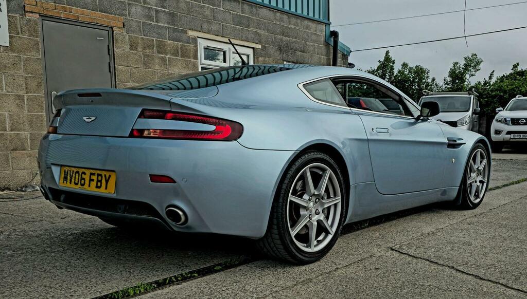 Aston Martin Vantage Silver #22