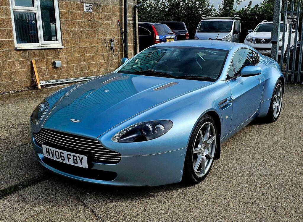Aston Martin Vantage Silver #12