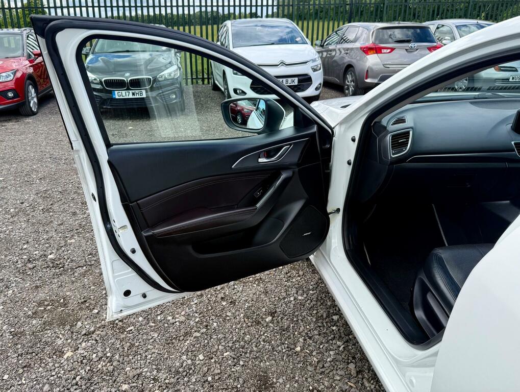 Mazda 3 2.0 Sport Nav White #24