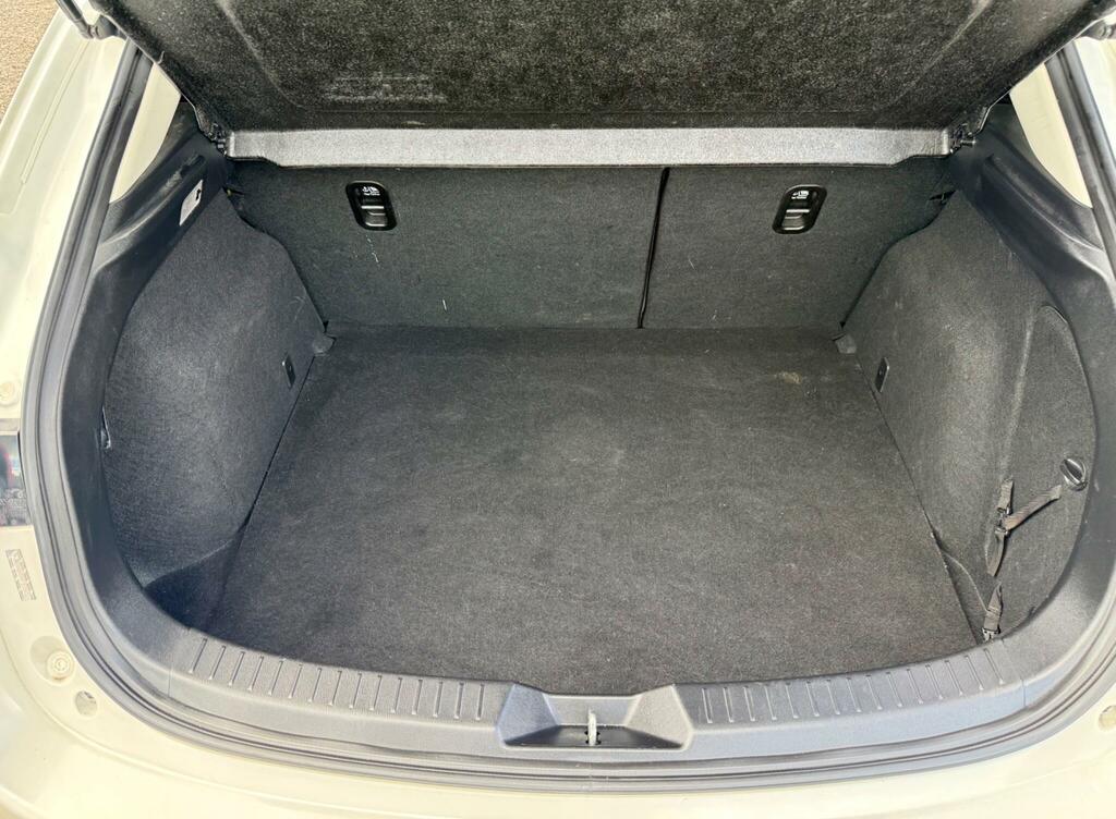 Mazda 3 2.0 Sport Nav White #37