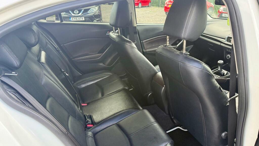 Mazda 3 2.0 Sport Nav White #21
